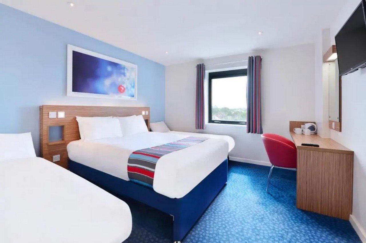 Travelodge London Park Royal エクステリア 写真