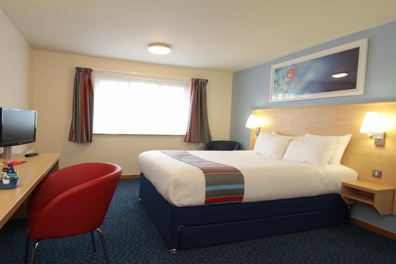 Travelodge London Park Royal エクステリア 写真